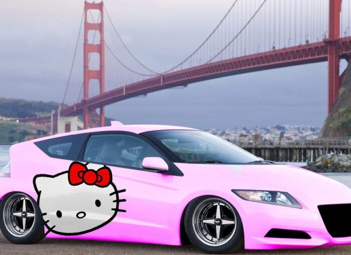 Розовая Honda Civic для фанатки Hello Kitty